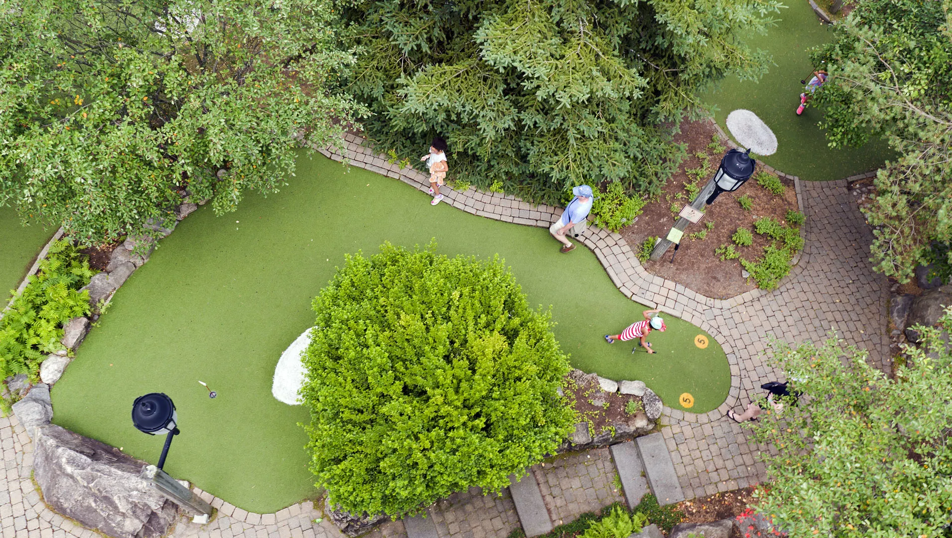 Mini golf at Tremblant