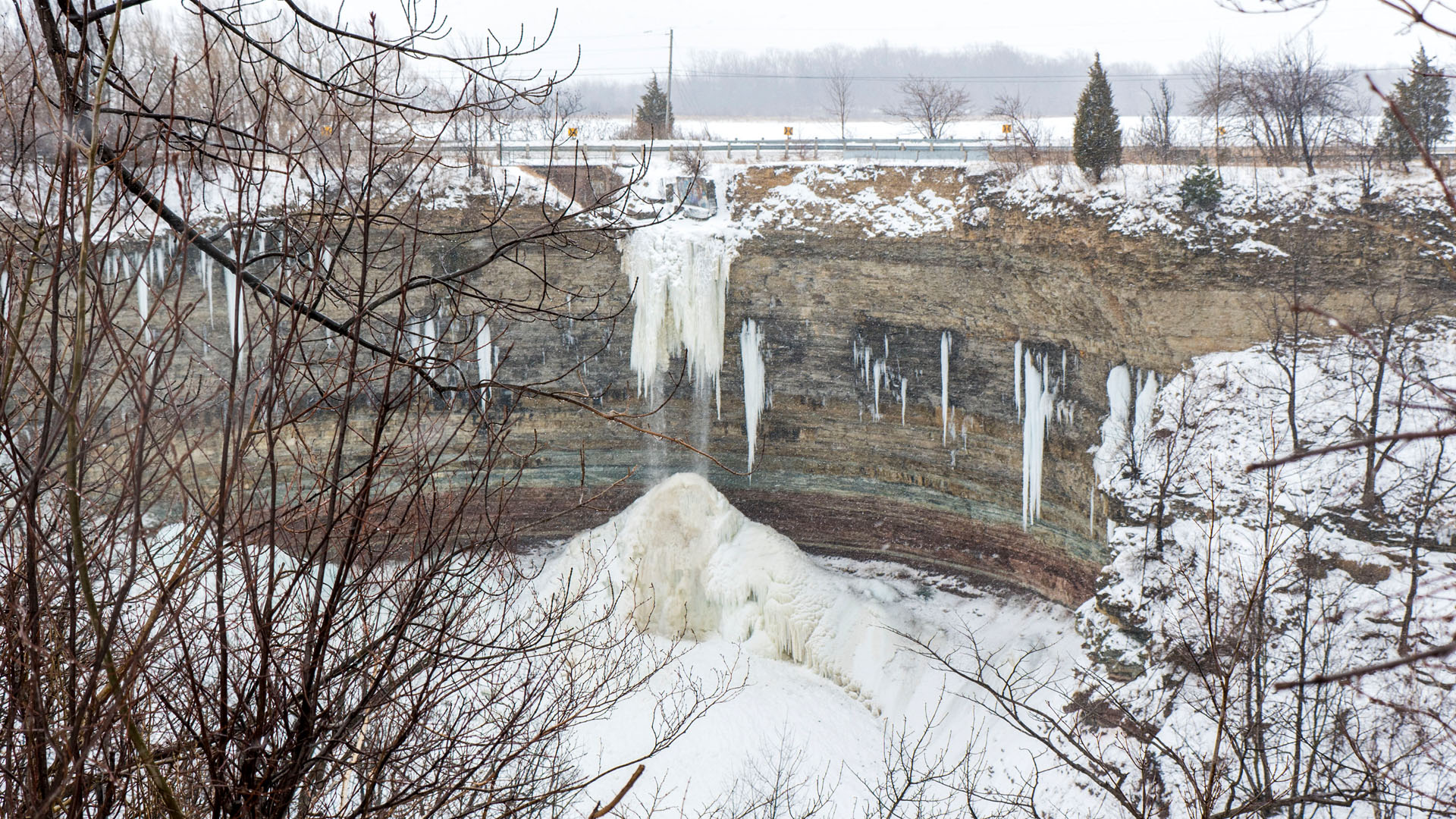 Devil's Punchbowl in Winter