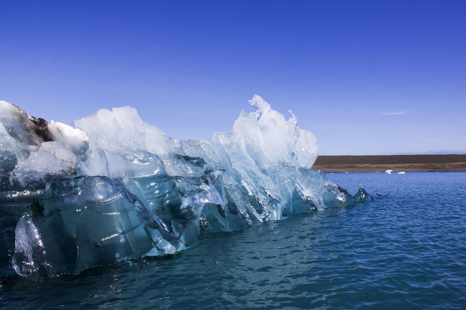 2016-Jokulsarlon013 Icebergs in Iceland
