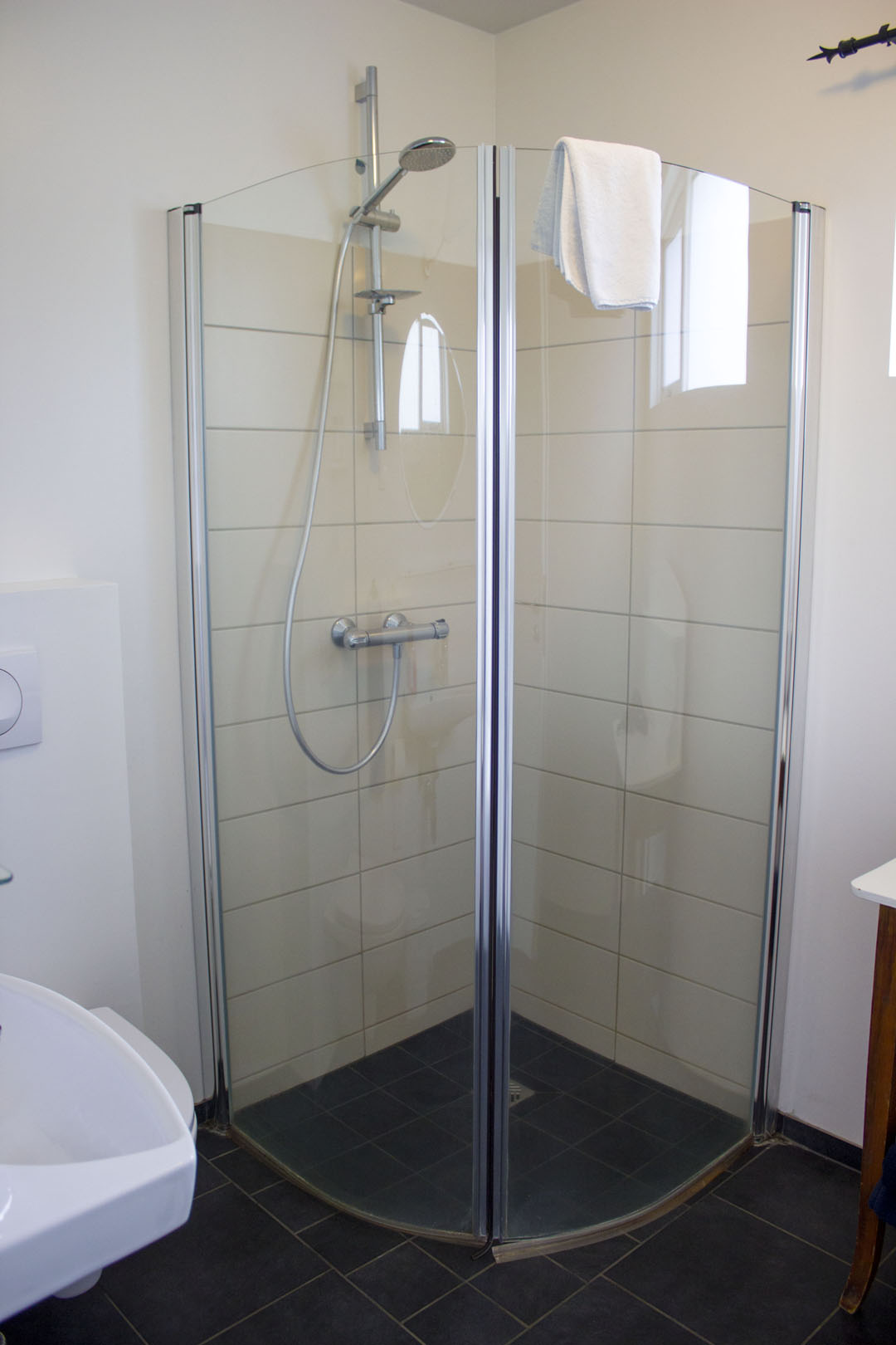 2016-Myvatn010 Bathroom