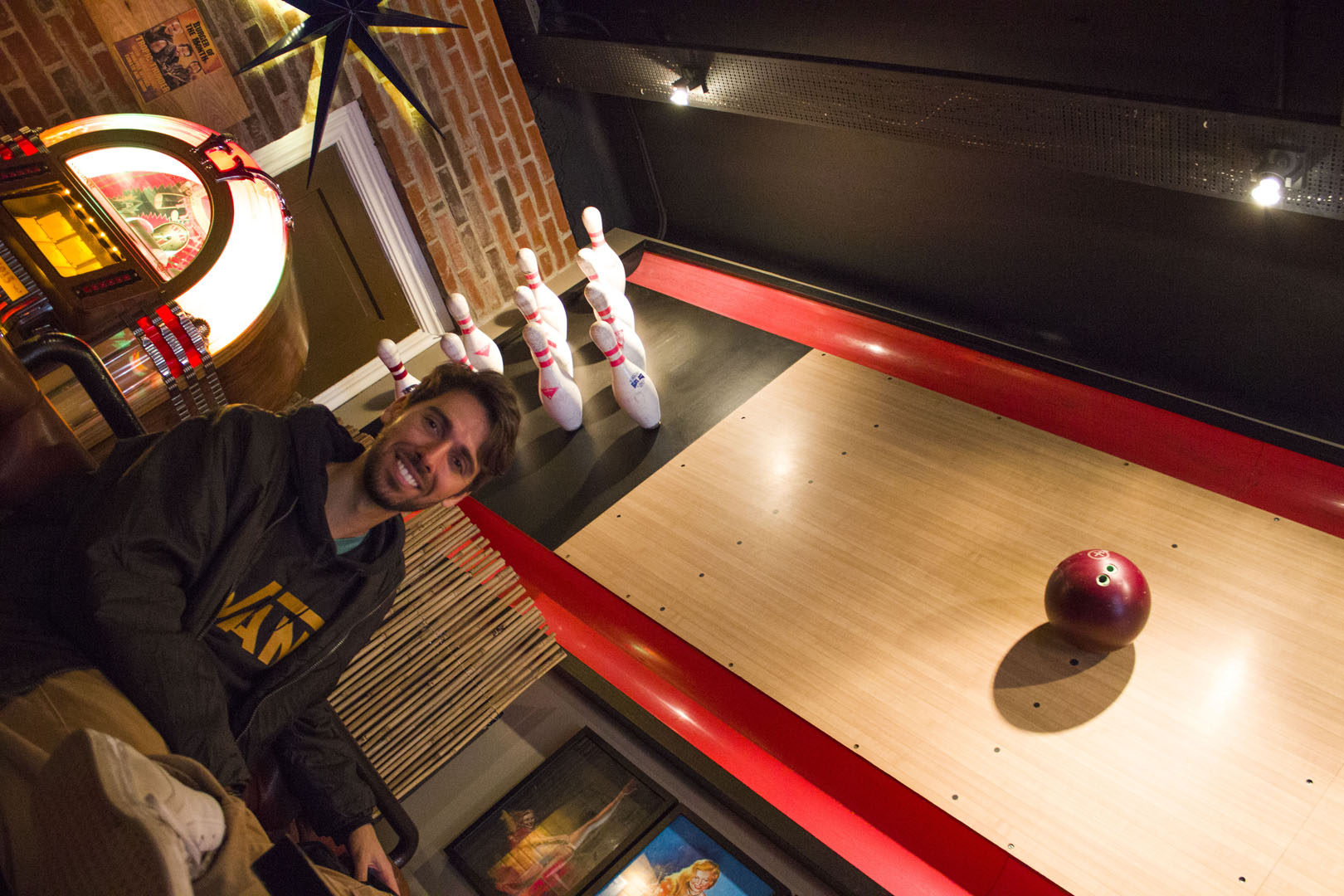 2016-Reykjavik056 Lebowski Bar