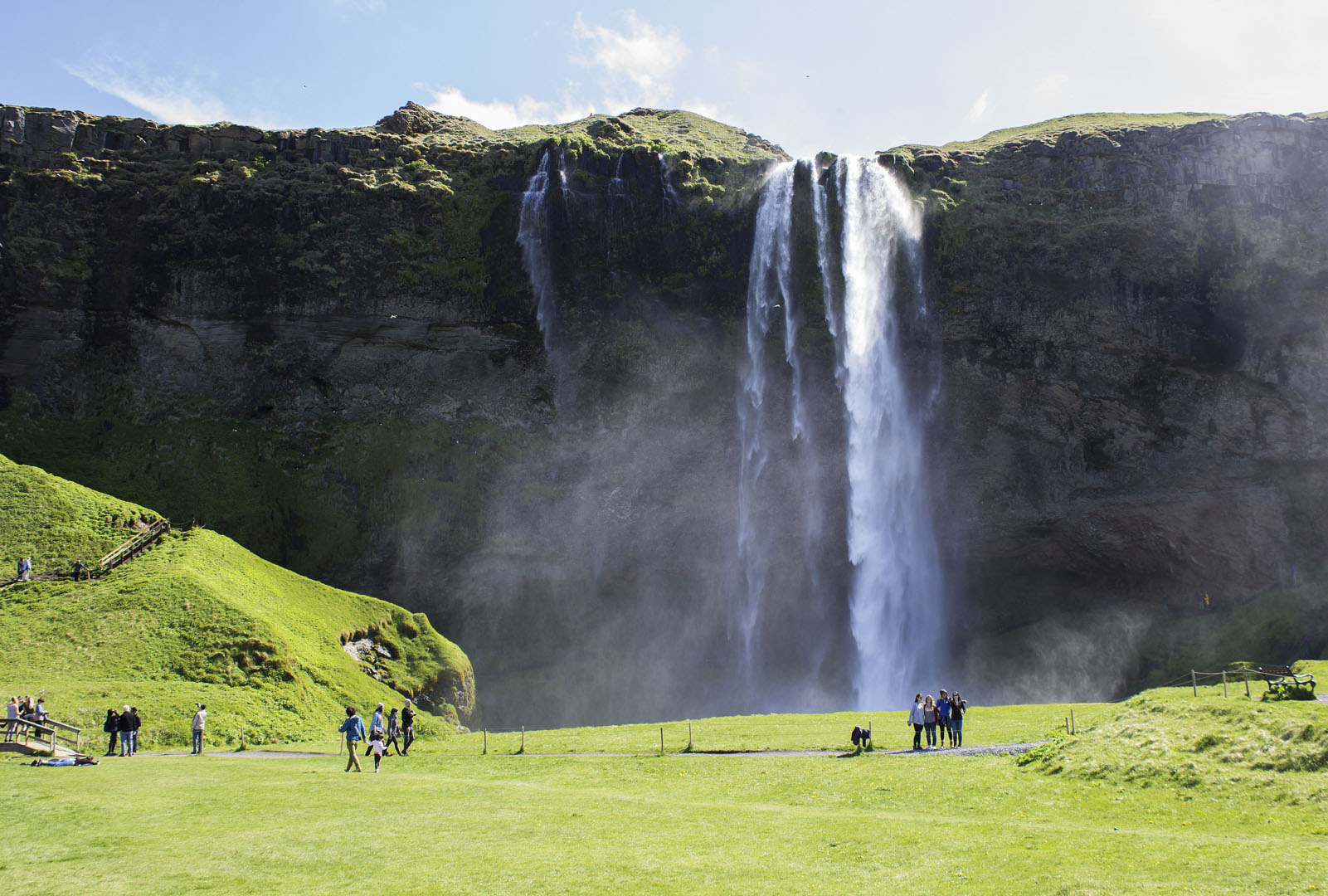 2016-SouthIceland001 Seljalandsfoss