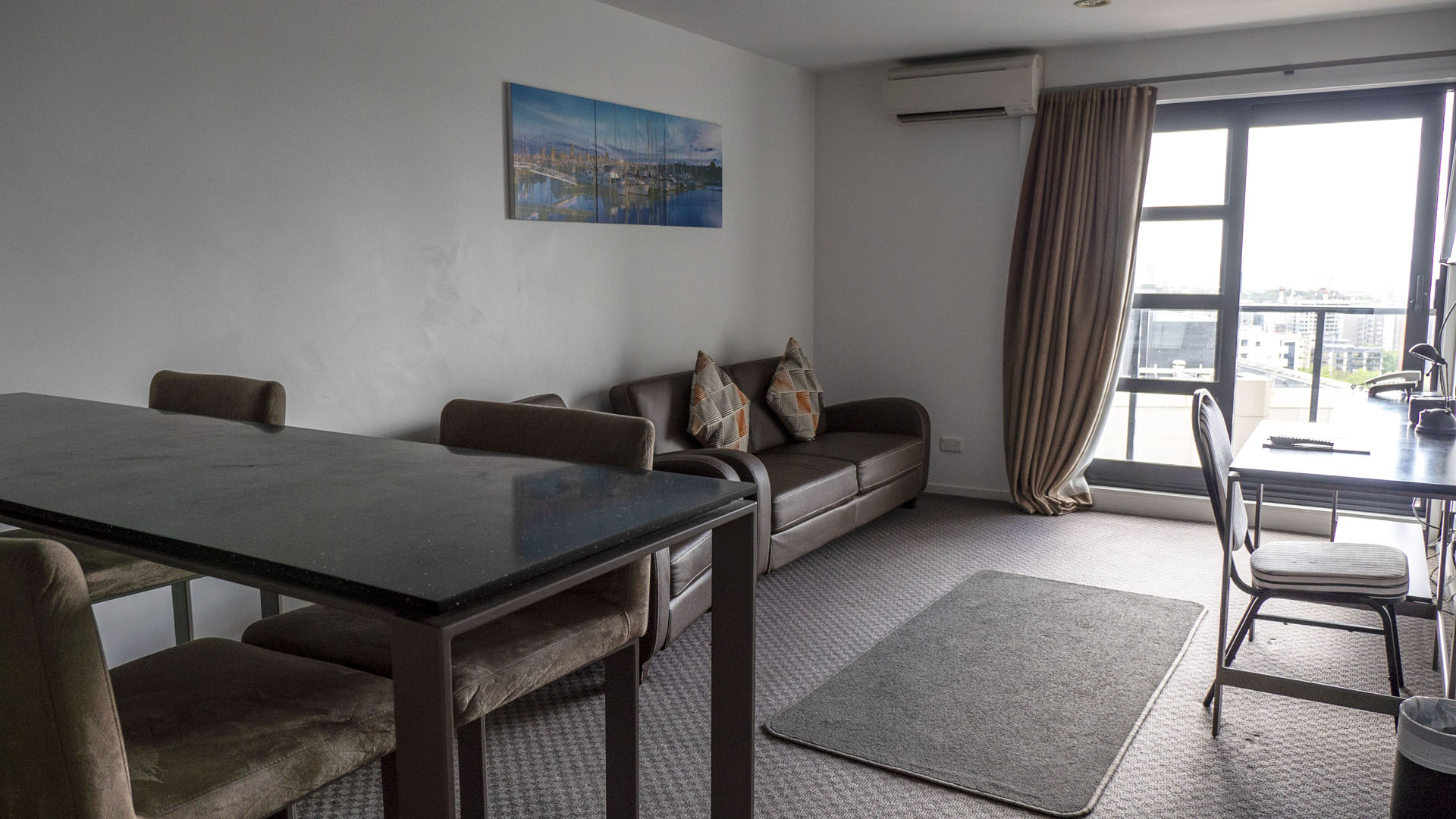 Nesuto St Martins Apartment Hotel