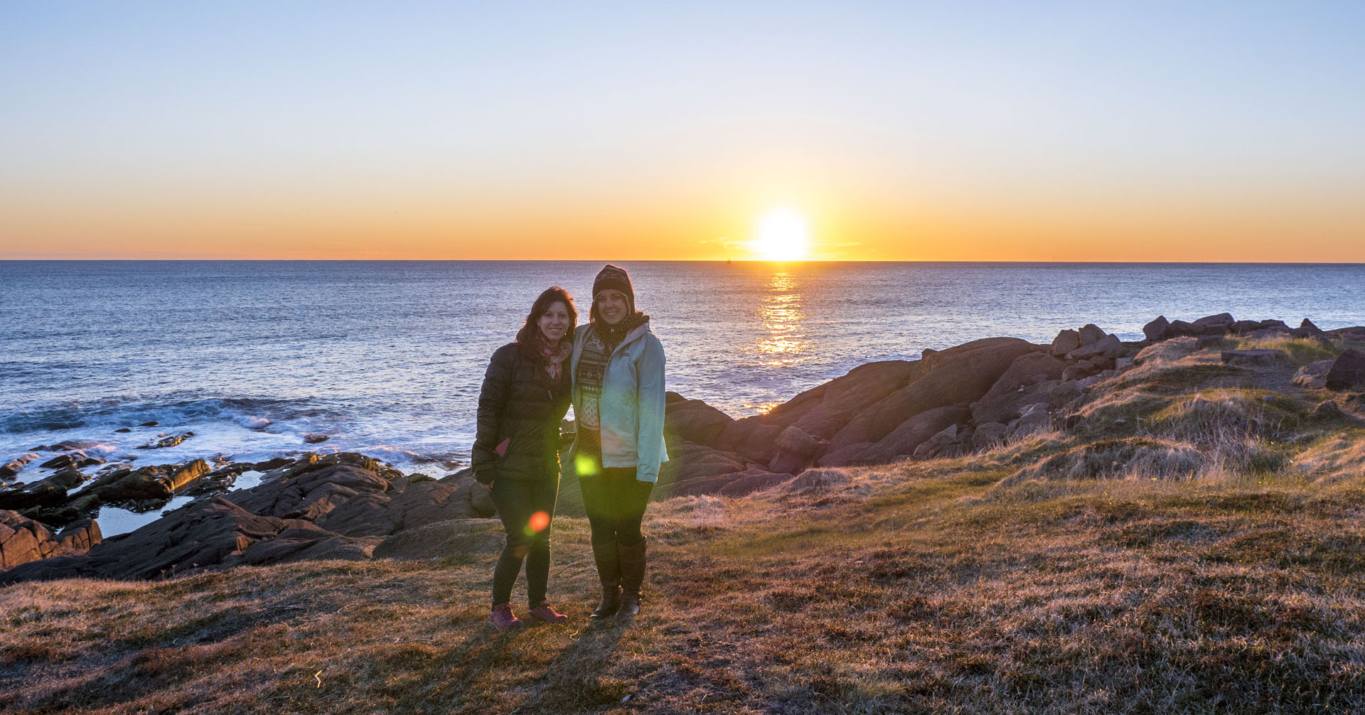 2018-Avalon023 Lauren and her sister Robyn at Cape Spear