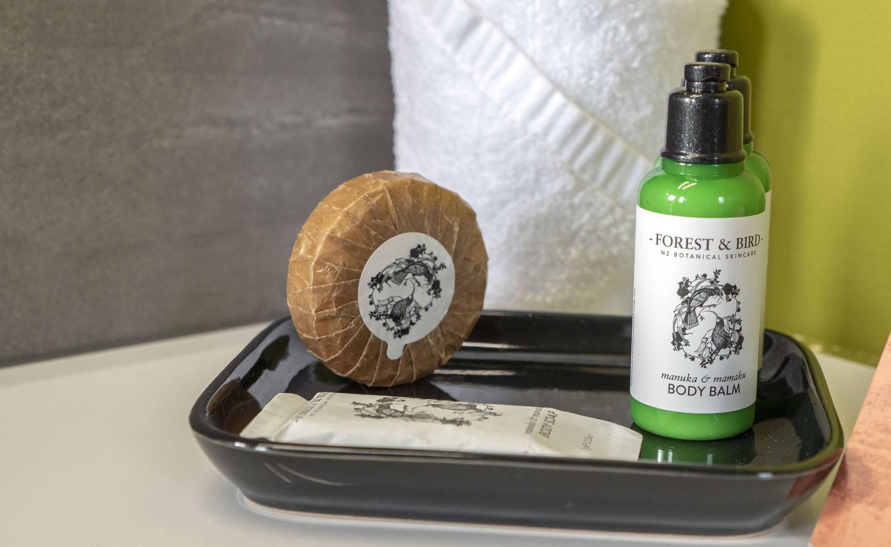 Rainforest Retreat Deluxe Treehouse Bathroom