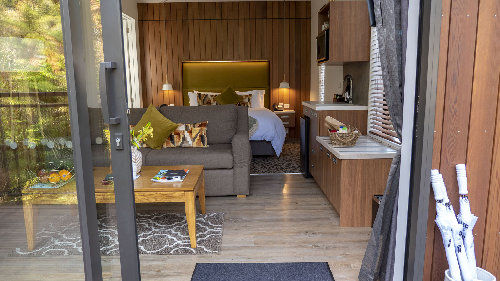Rainforest Retreat Deluxe Tree Lodge