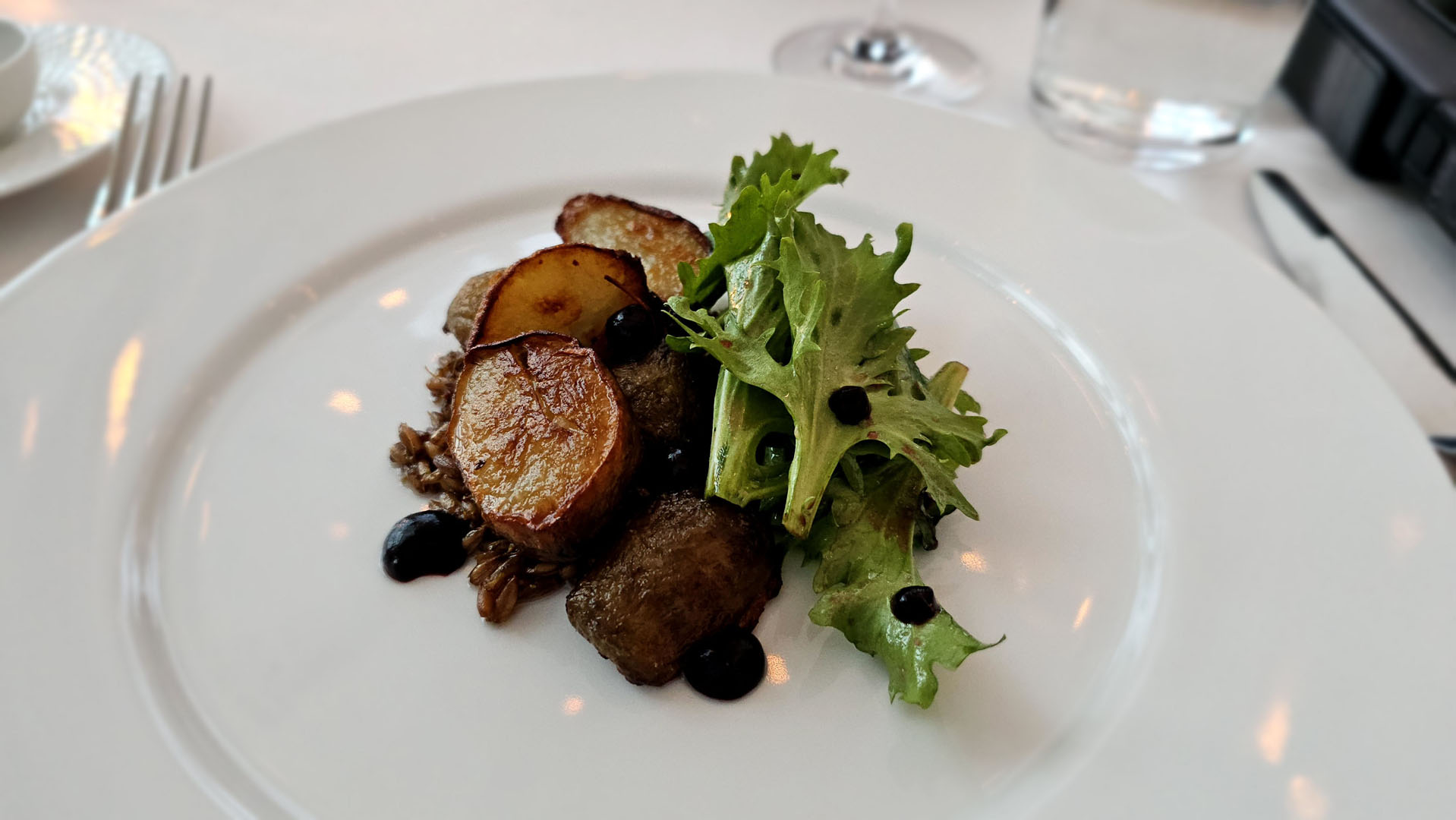 2024-FogoIsland135 Supper at the Fogo Island Inn