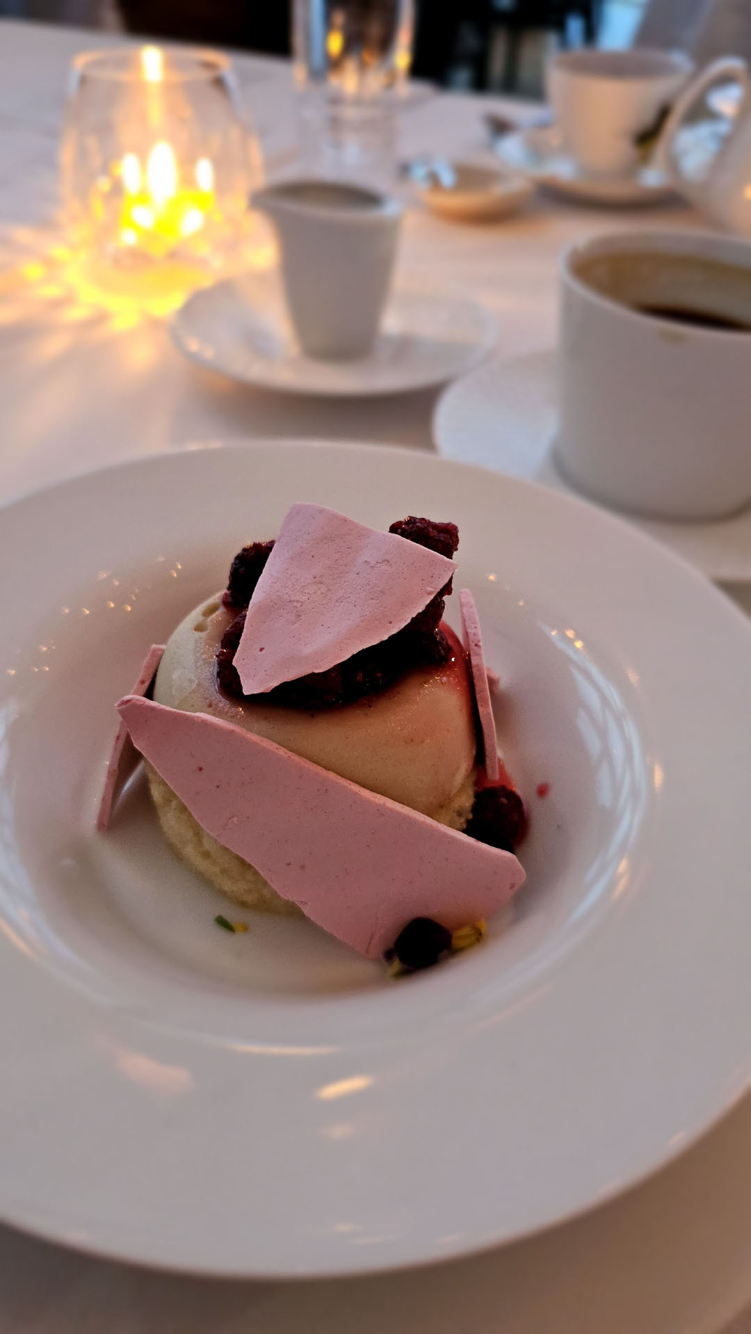 2024-FogoIsland136 Supper at the Fogo Island Inn