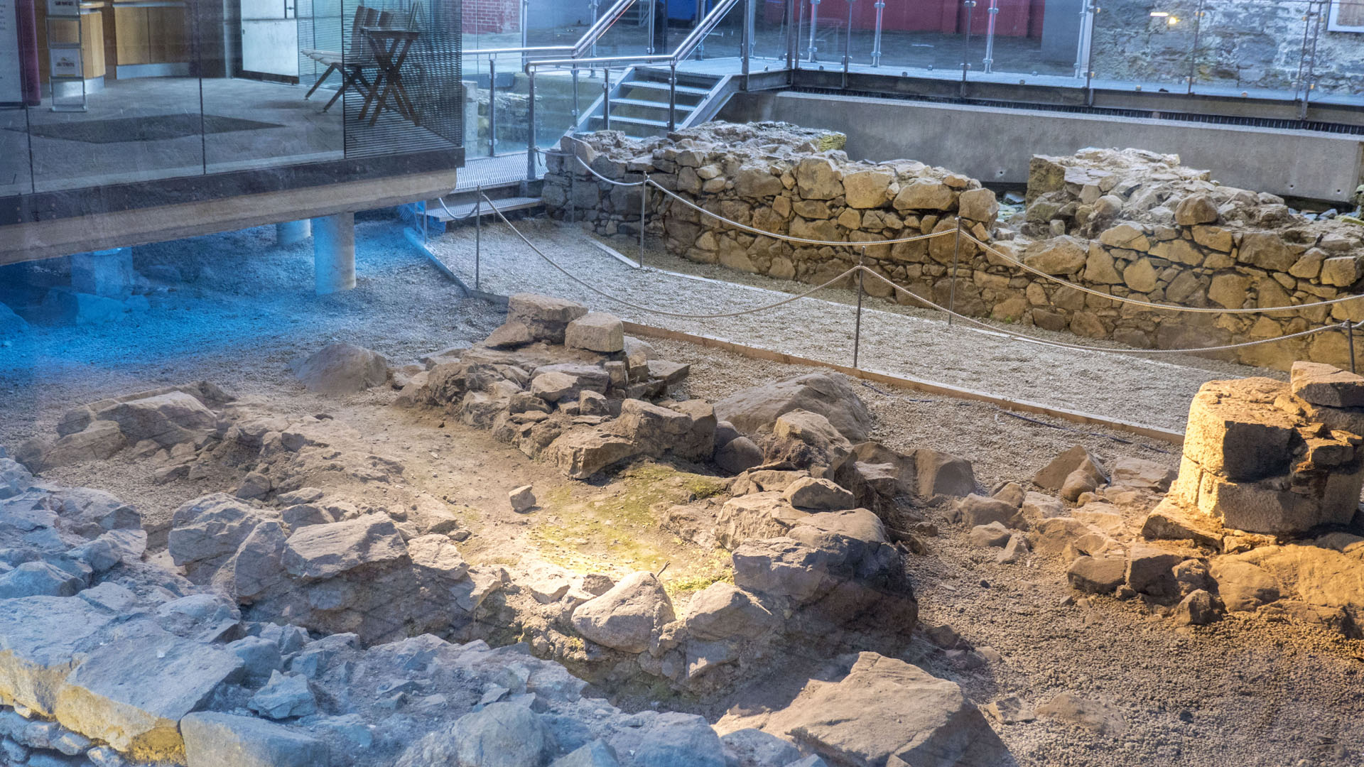 Hall of the Red Earl