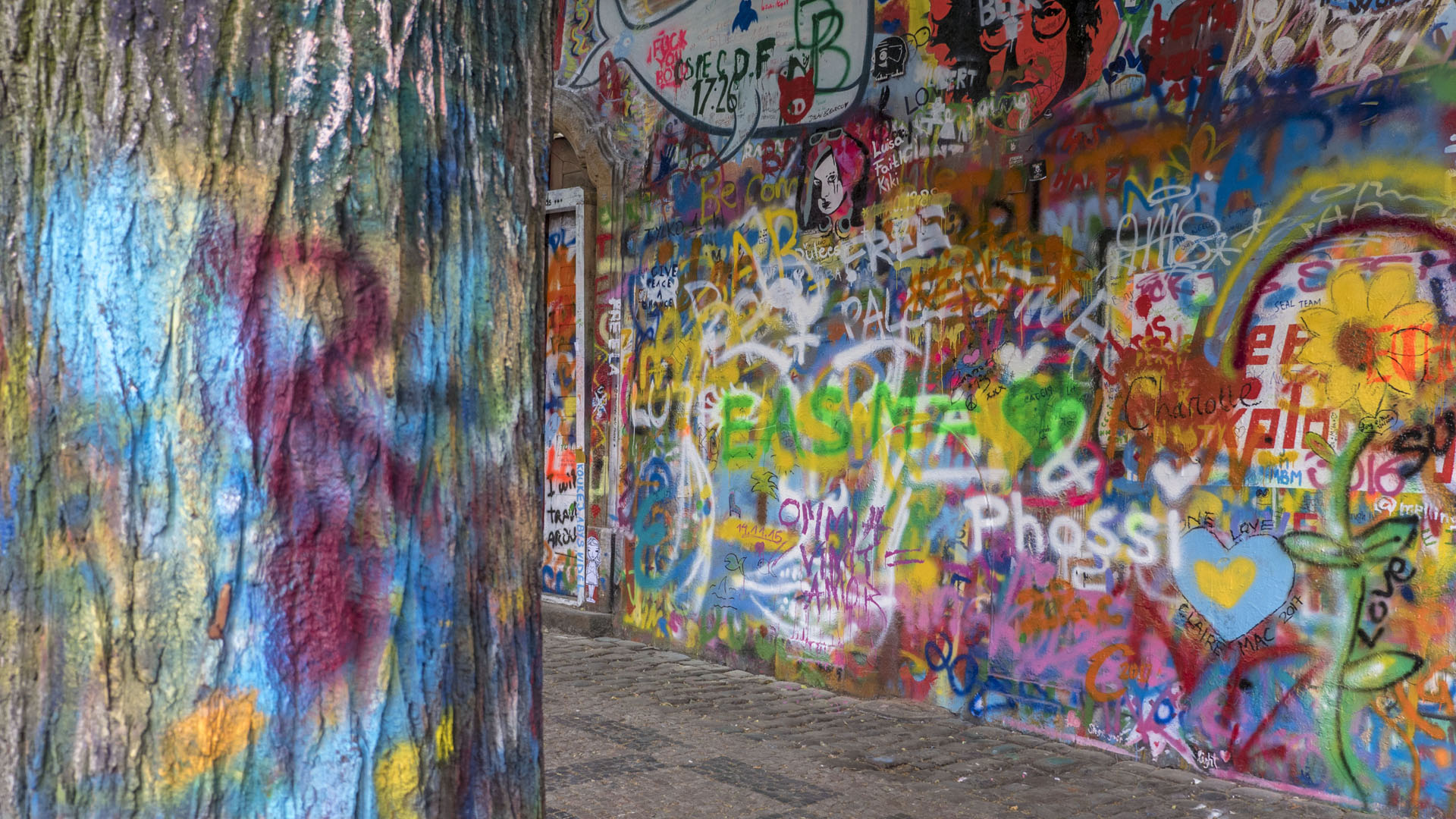 2017-Prague235 John Lennon Wall
