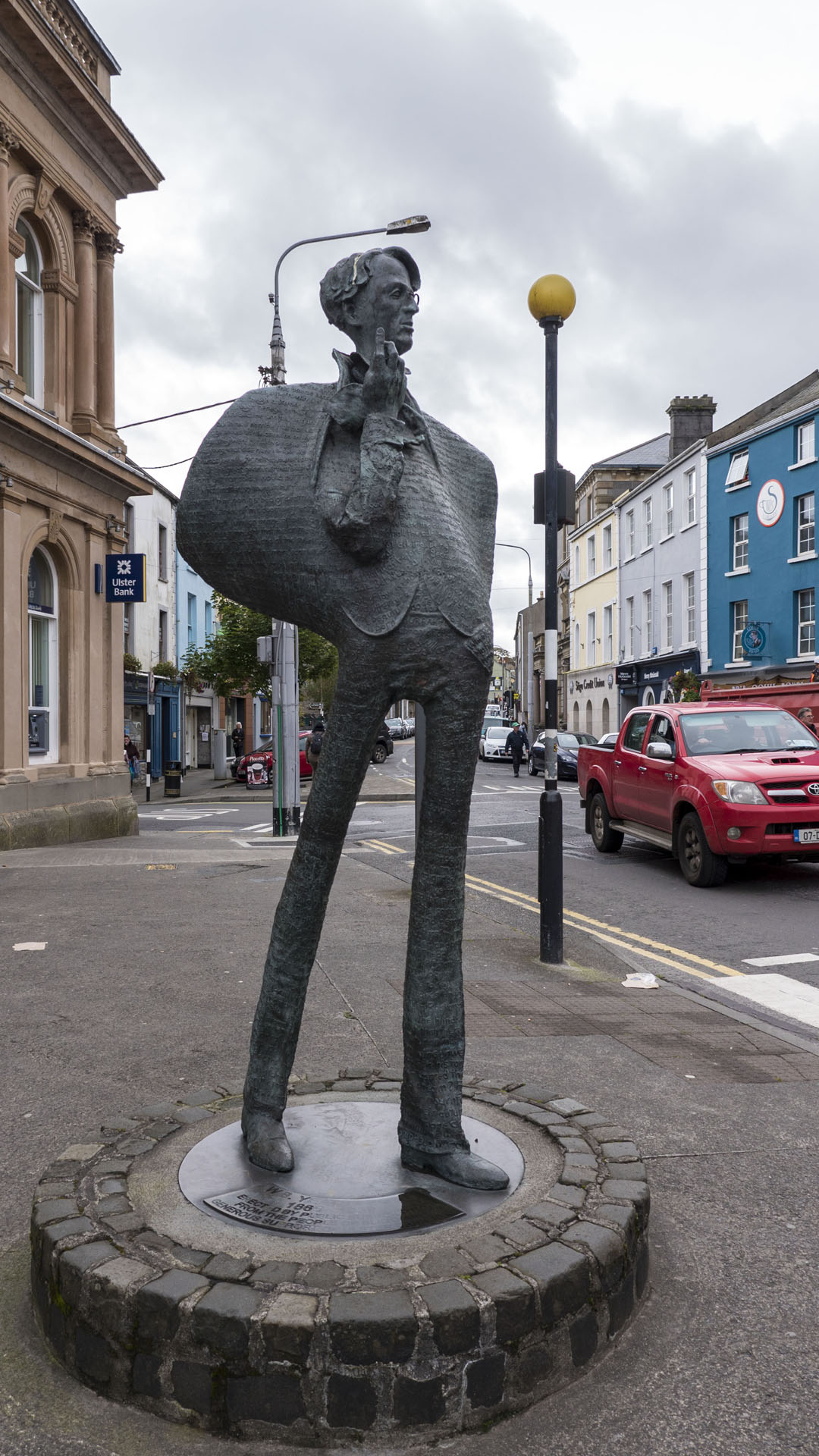 2017-Sligo048 W.B. Yeats Statue in Sligo