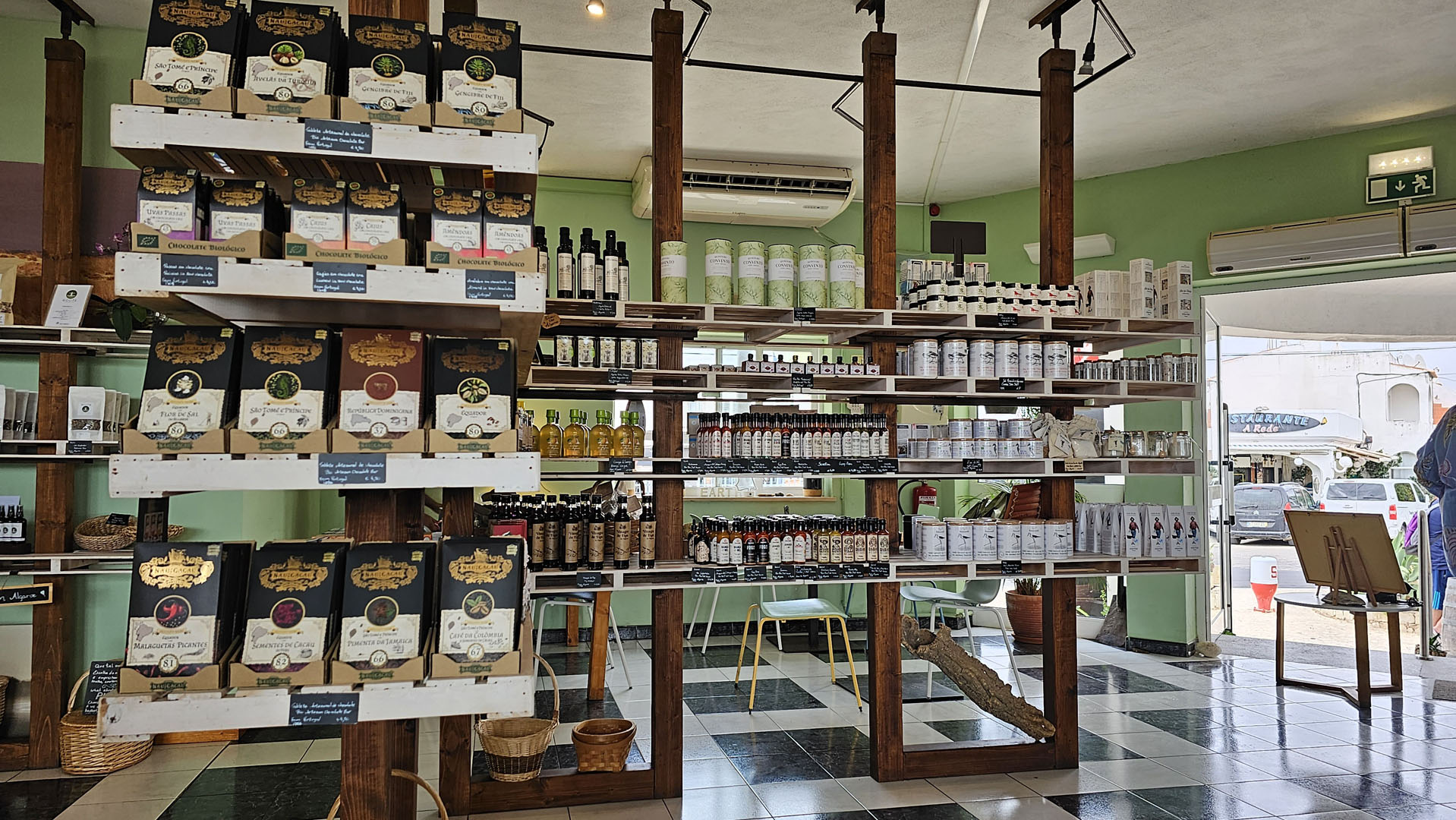 Earth Shop + Cafe