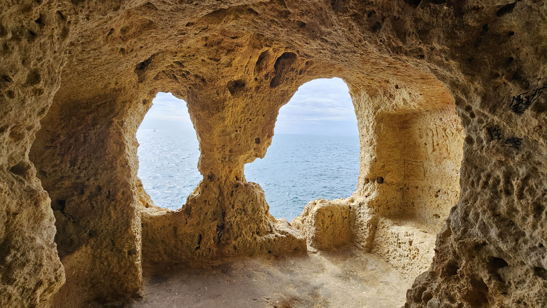 Boneca Cave