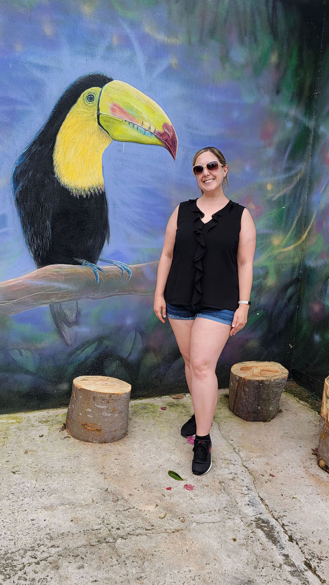 2023-ToucanRescueRanch027 Lauren at the Toucan Rescue Ranch