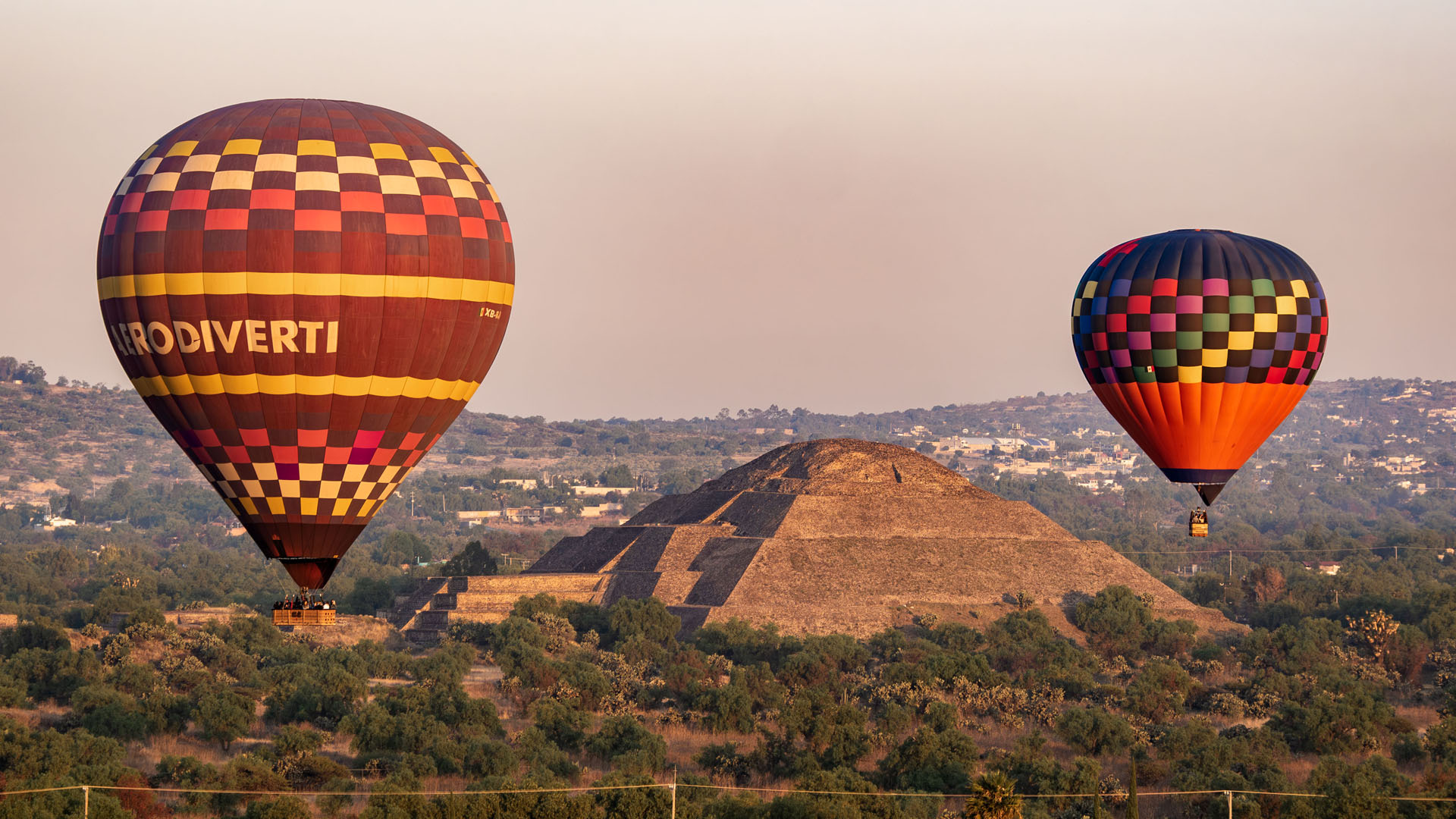 Hot Air Balloon Teotihuacan