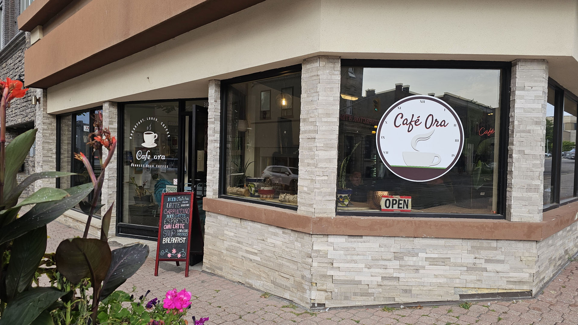 Cafe Ora