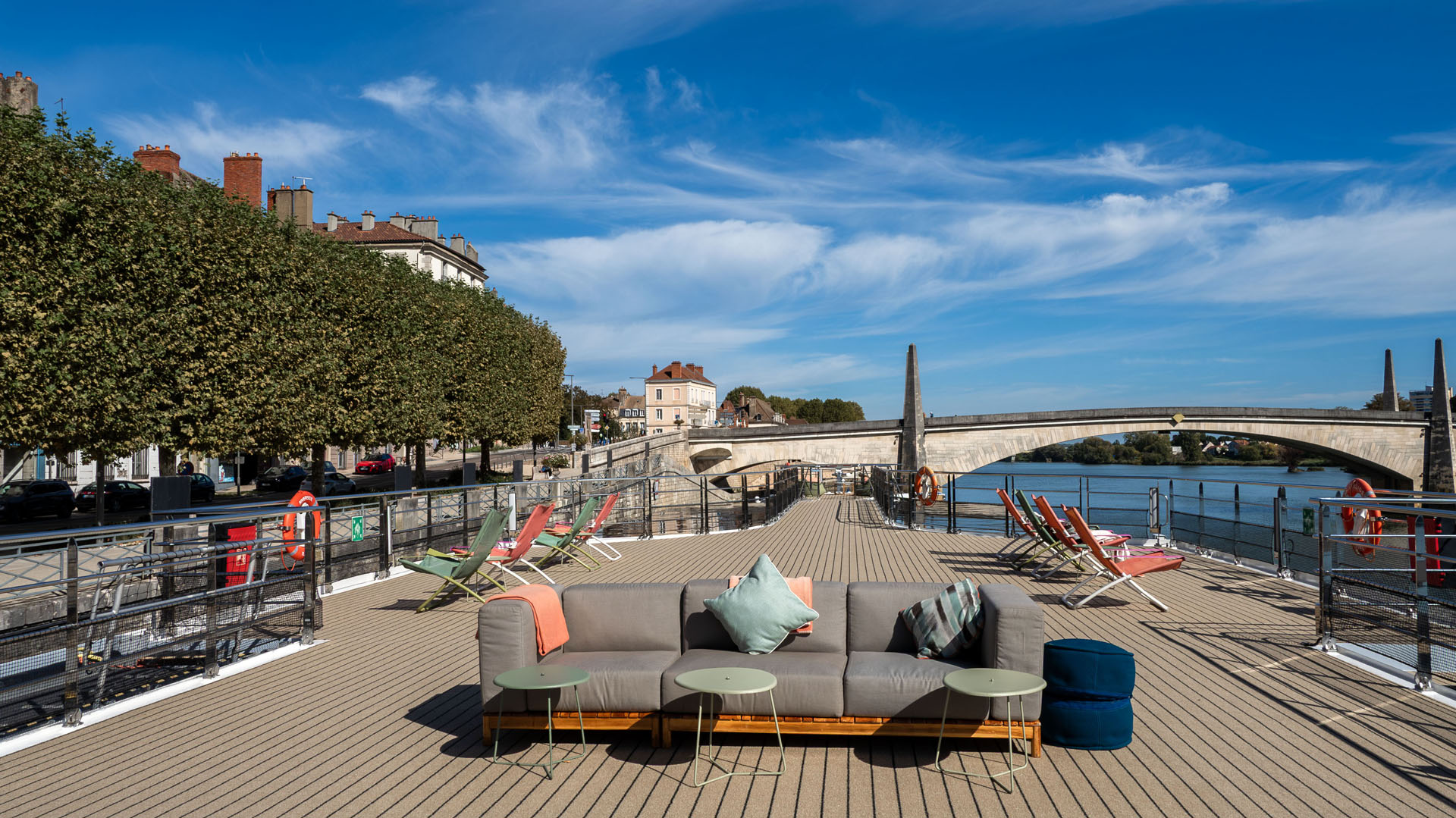 Riverside Ravel Vista Deck