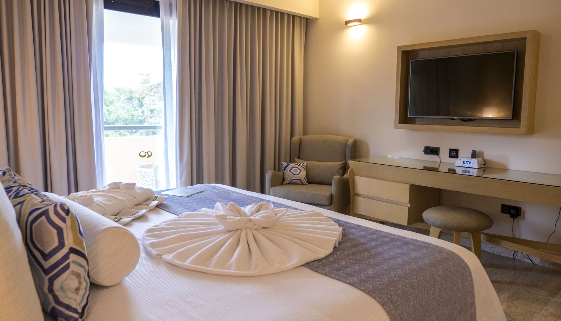 Grand Palladium Select White Sand