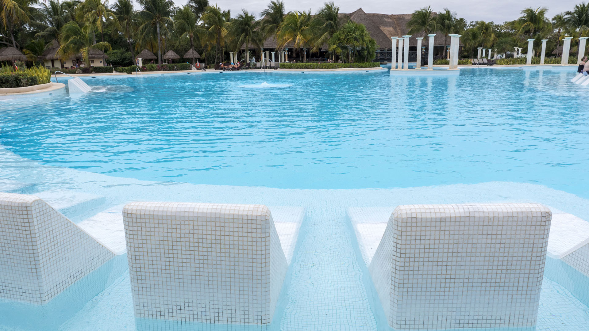 Swimming pools at Grand Palladium Colonial Resort and Spa / Grand Palladium Kantenah Resort & Spa