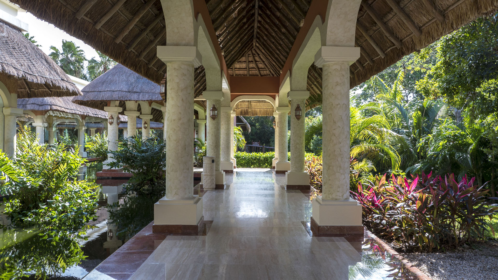 Grand Palladium Colonial Resort and Spa