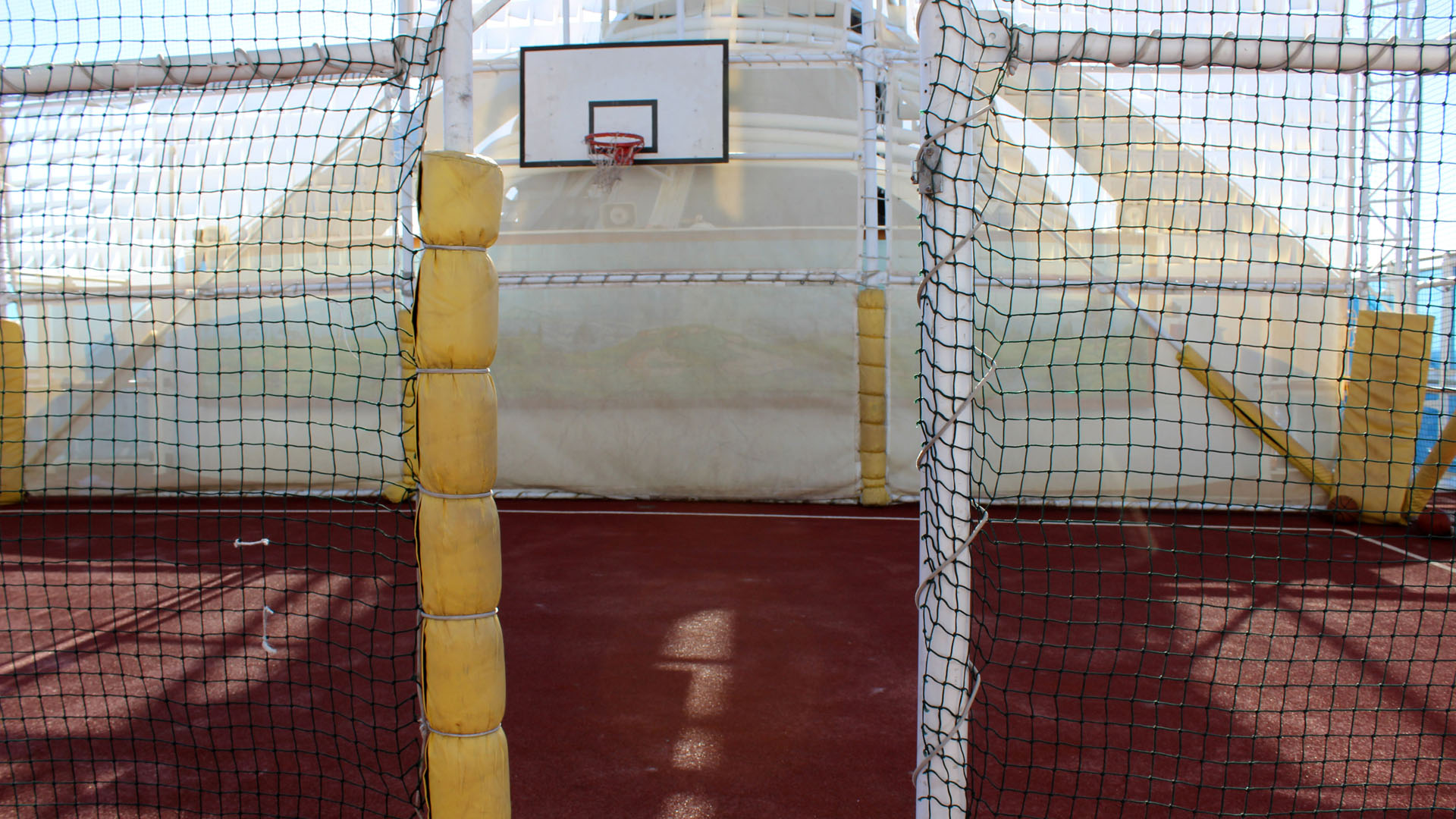 Caribbean Princess basketball court