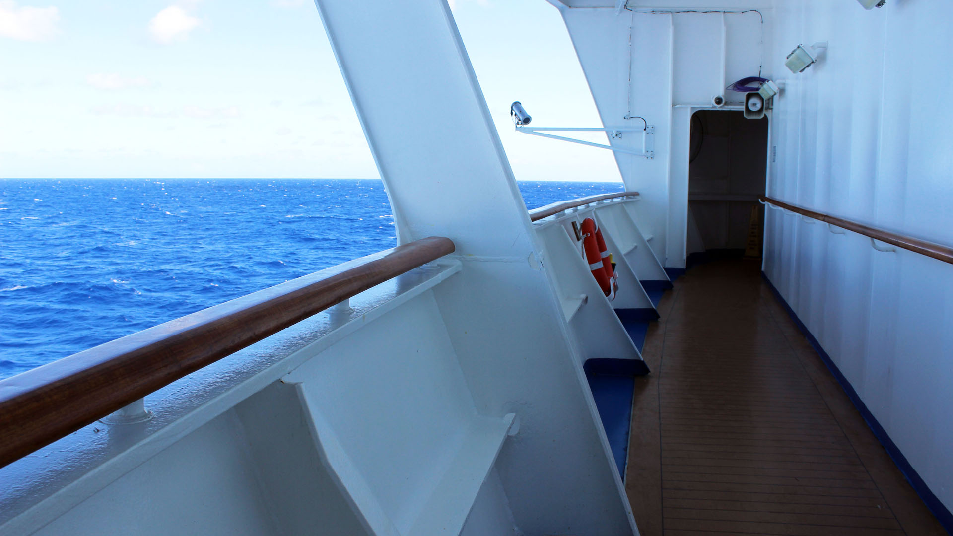 Caribbean Princess Promenade Deck