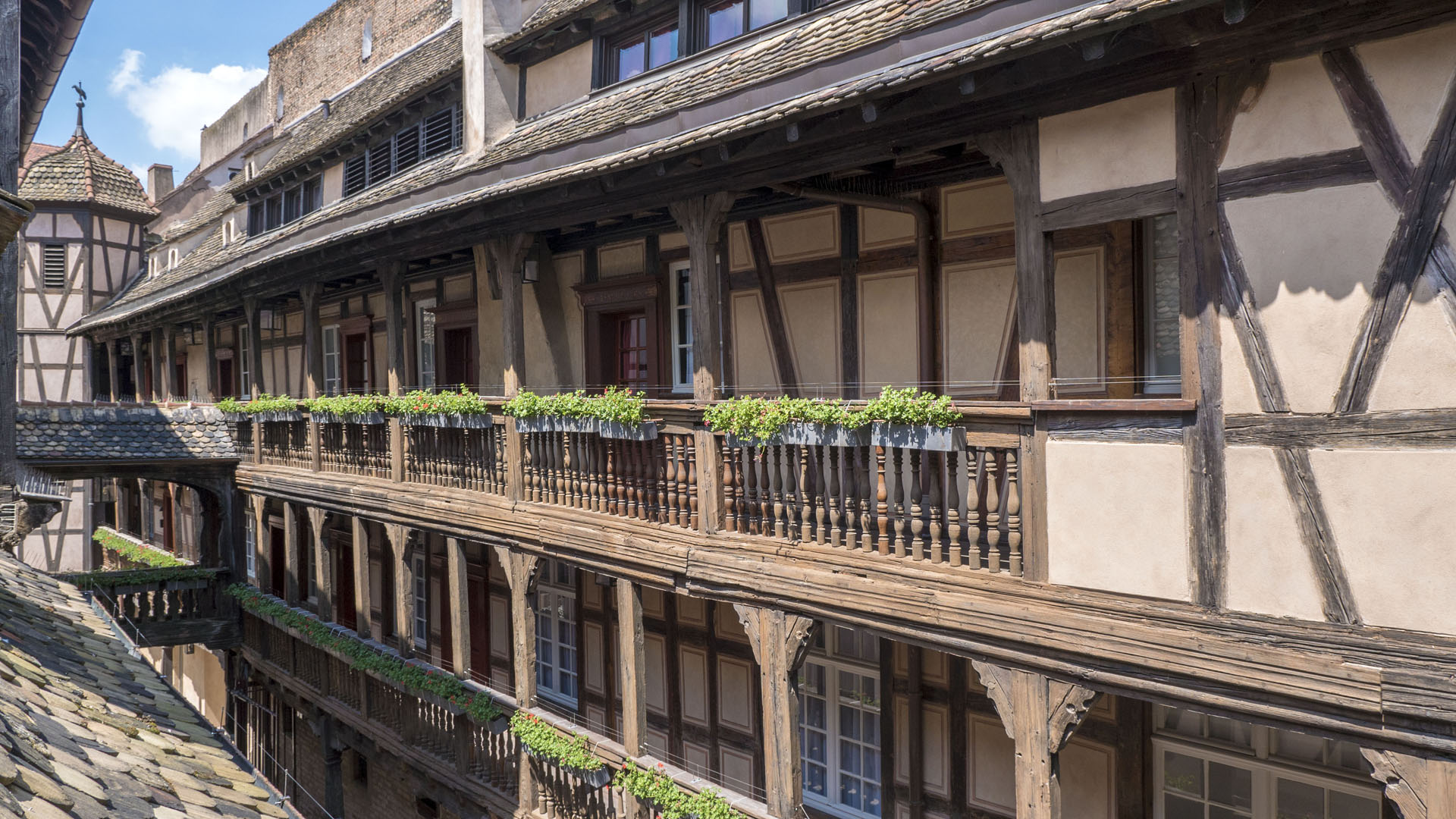MGallery Cour du Corbeau Strasbourg France