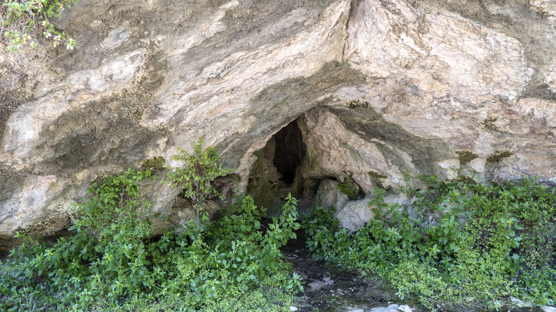 Hiking at Minerve in the South of France