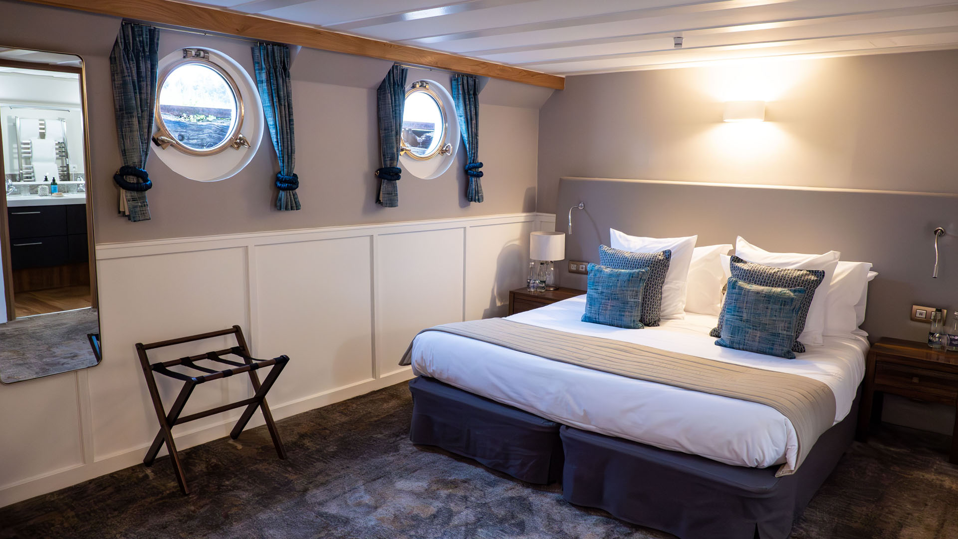 Finesse Cabin (European Waterways)