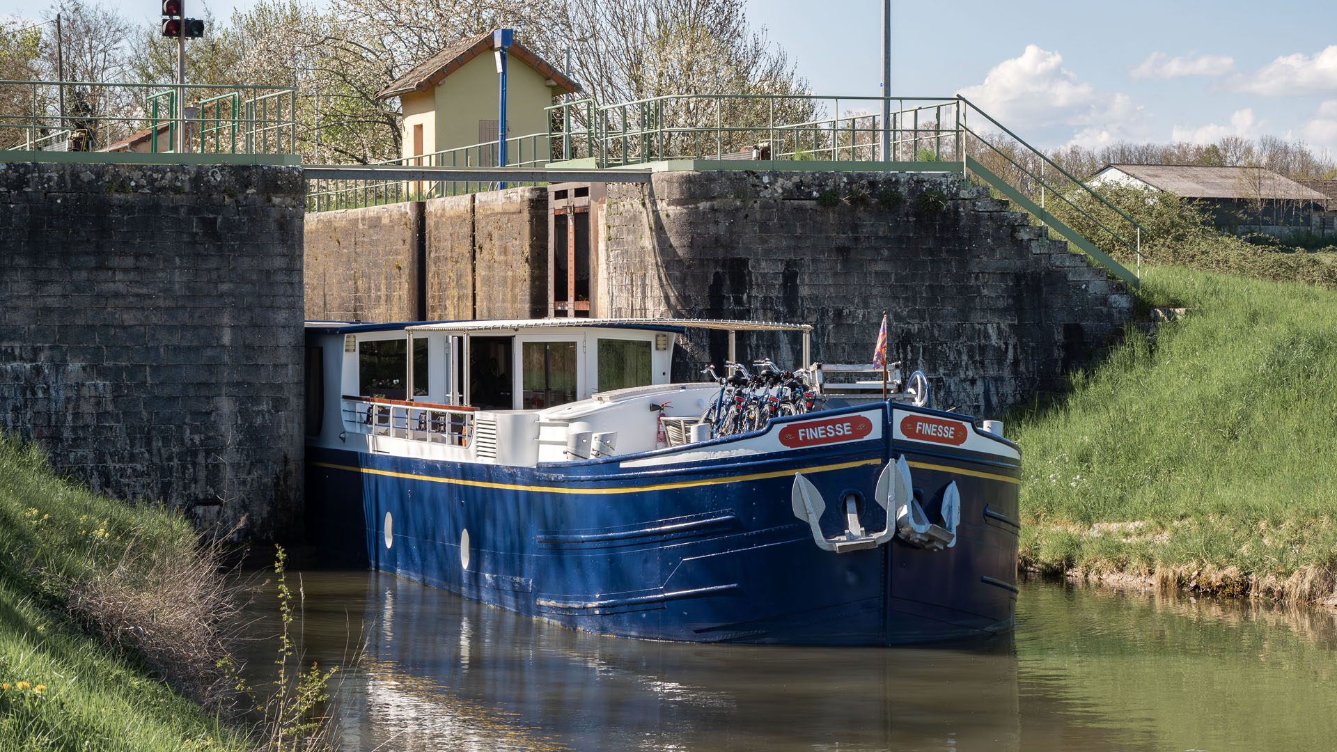 Finesse - Burgundy barge cruise