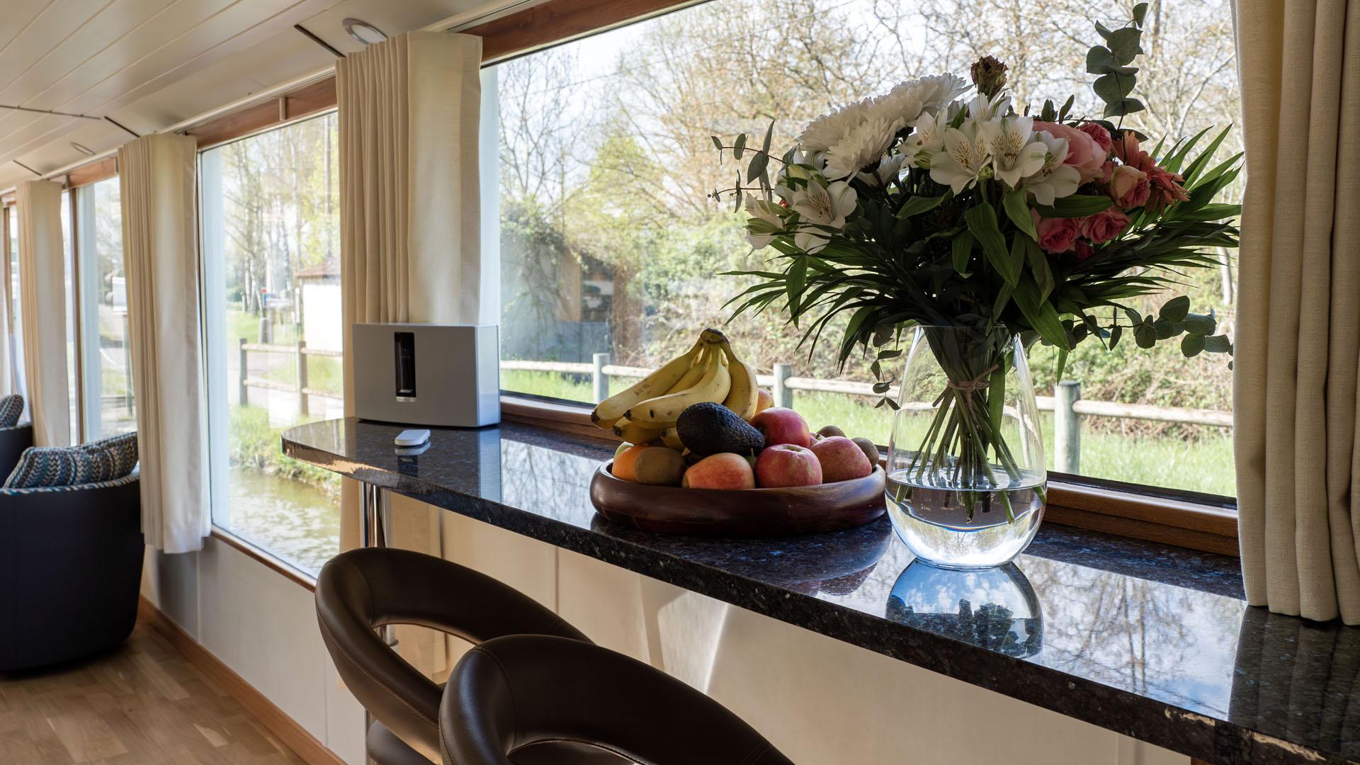 Burgundy Barge Cruise on Finesse