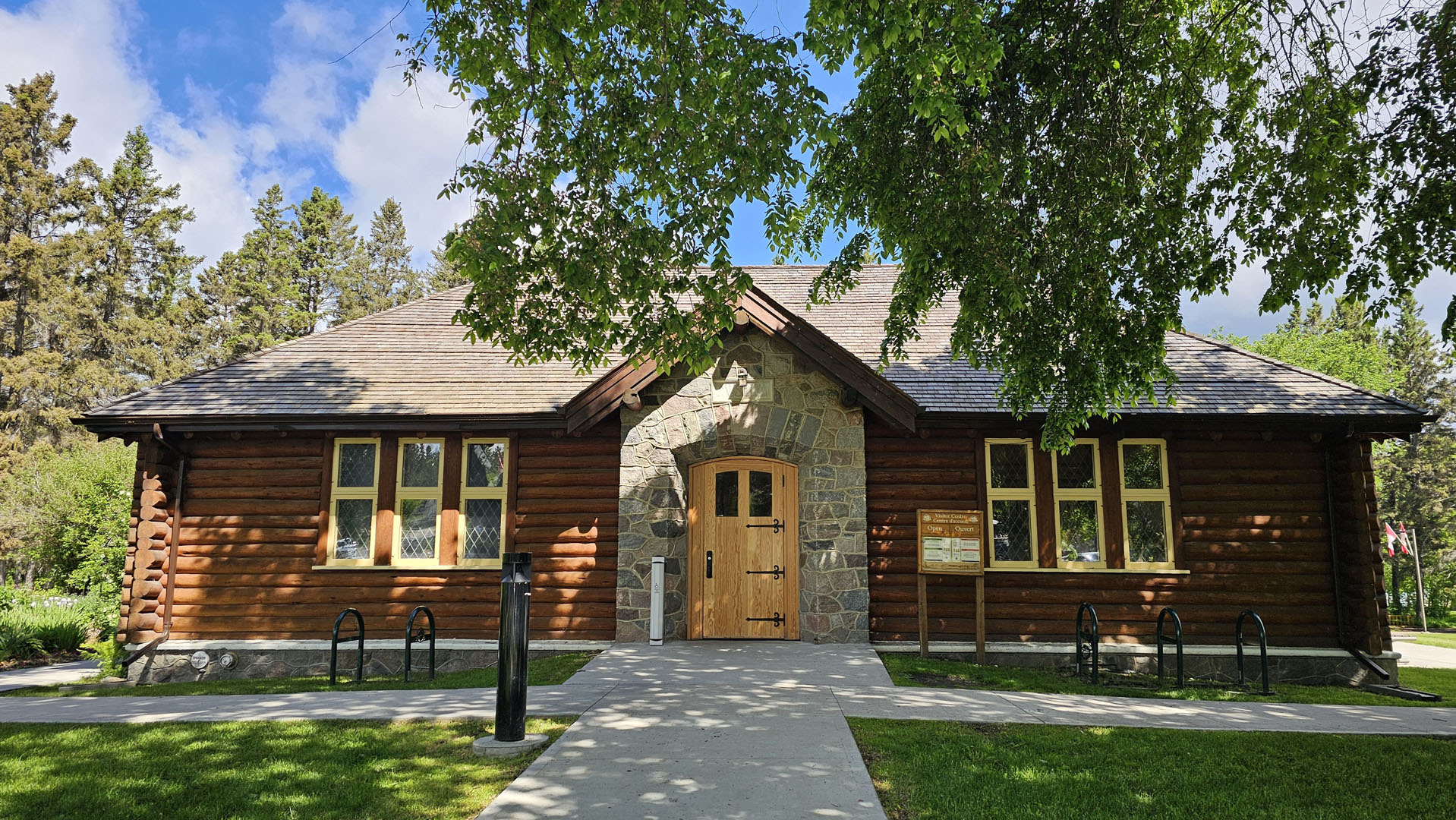 Parks Canada Visitor Centre - Things to do in Riding Mountain National Park
